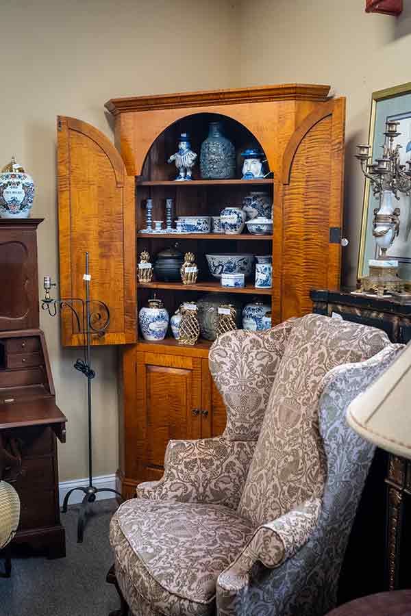 Corner china cabinet
